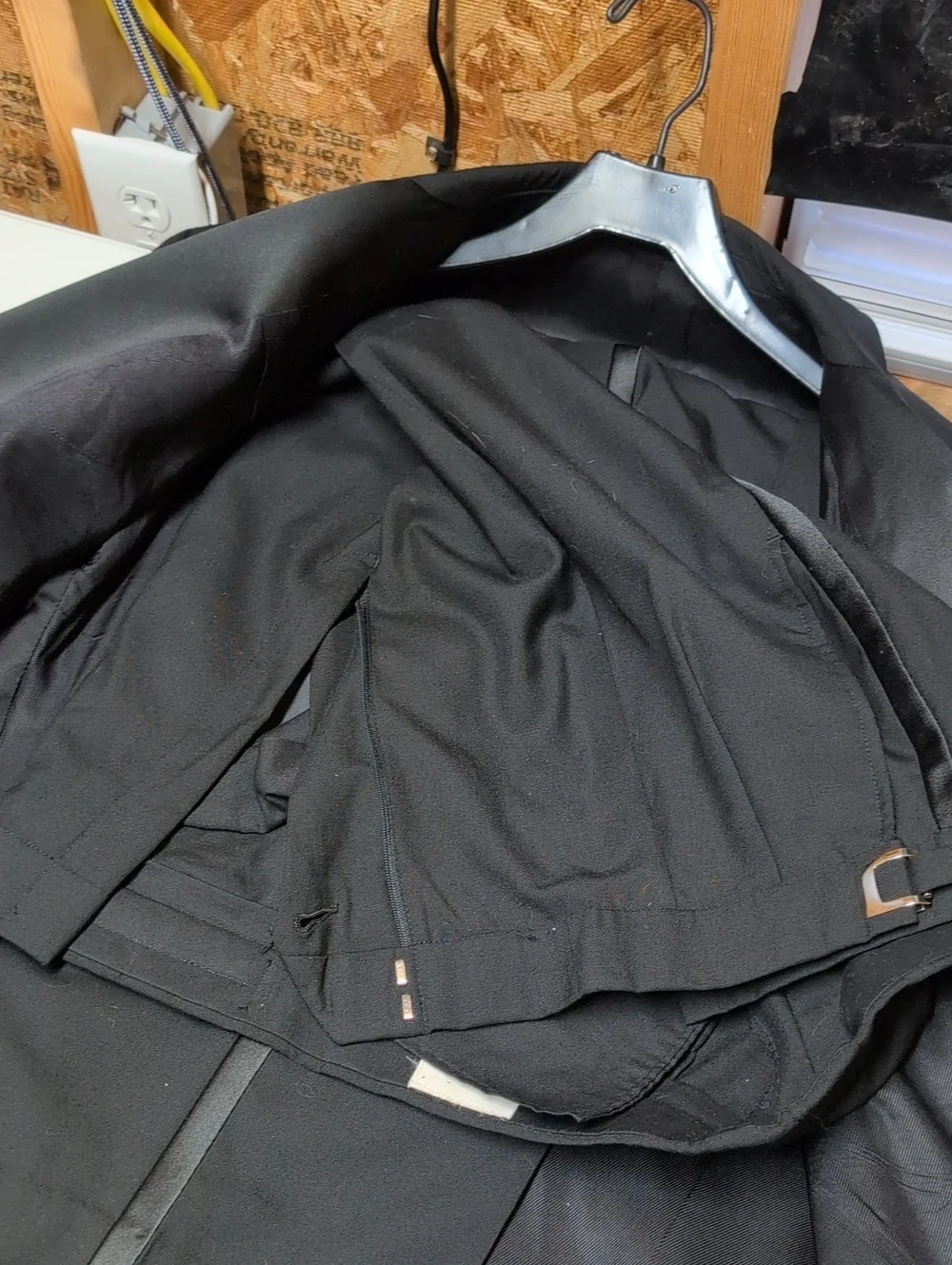 Giorgio Bissoni Black Men's Tuxedo ( 44R x 40x 29)